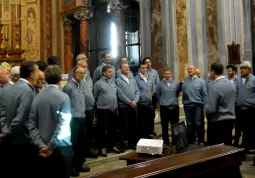 La corale Valle Maira durante il concerto nella chiesa della Rossa sabato scorso